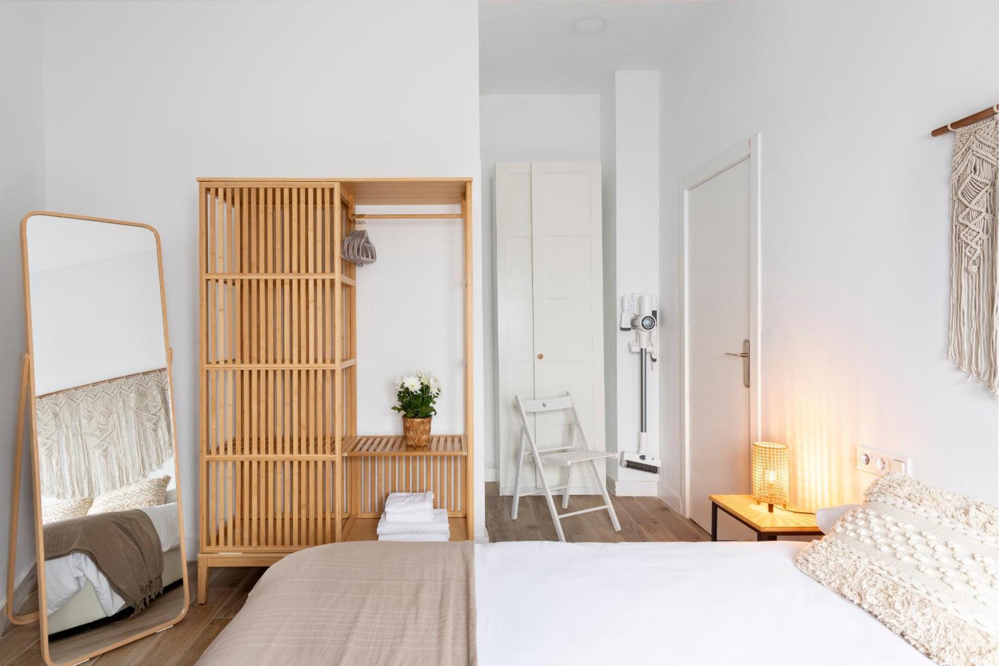 Calma Muralla House-Two Bedrooms & Two Bathrooms セビリア エクステリア 写真
